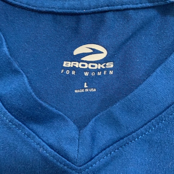 Brooks Athletic Sleeveless Tank Top - Picture 2 of 6